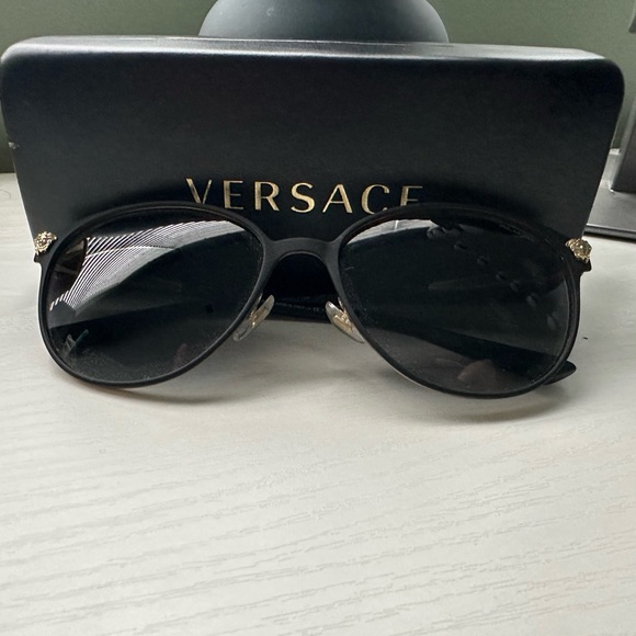 NEW Versace sunglasses - Picture 2 of 2